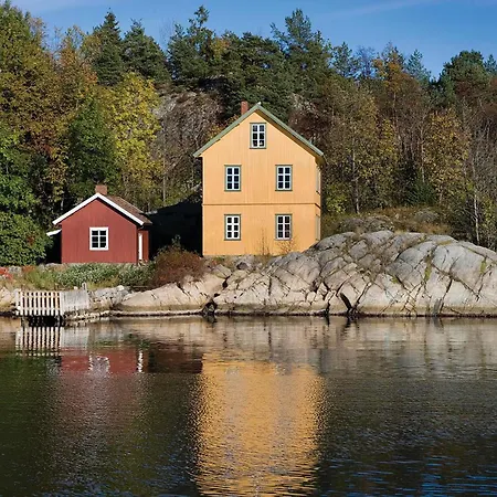 Stunning Home In Saetre With House Sea View Sætre